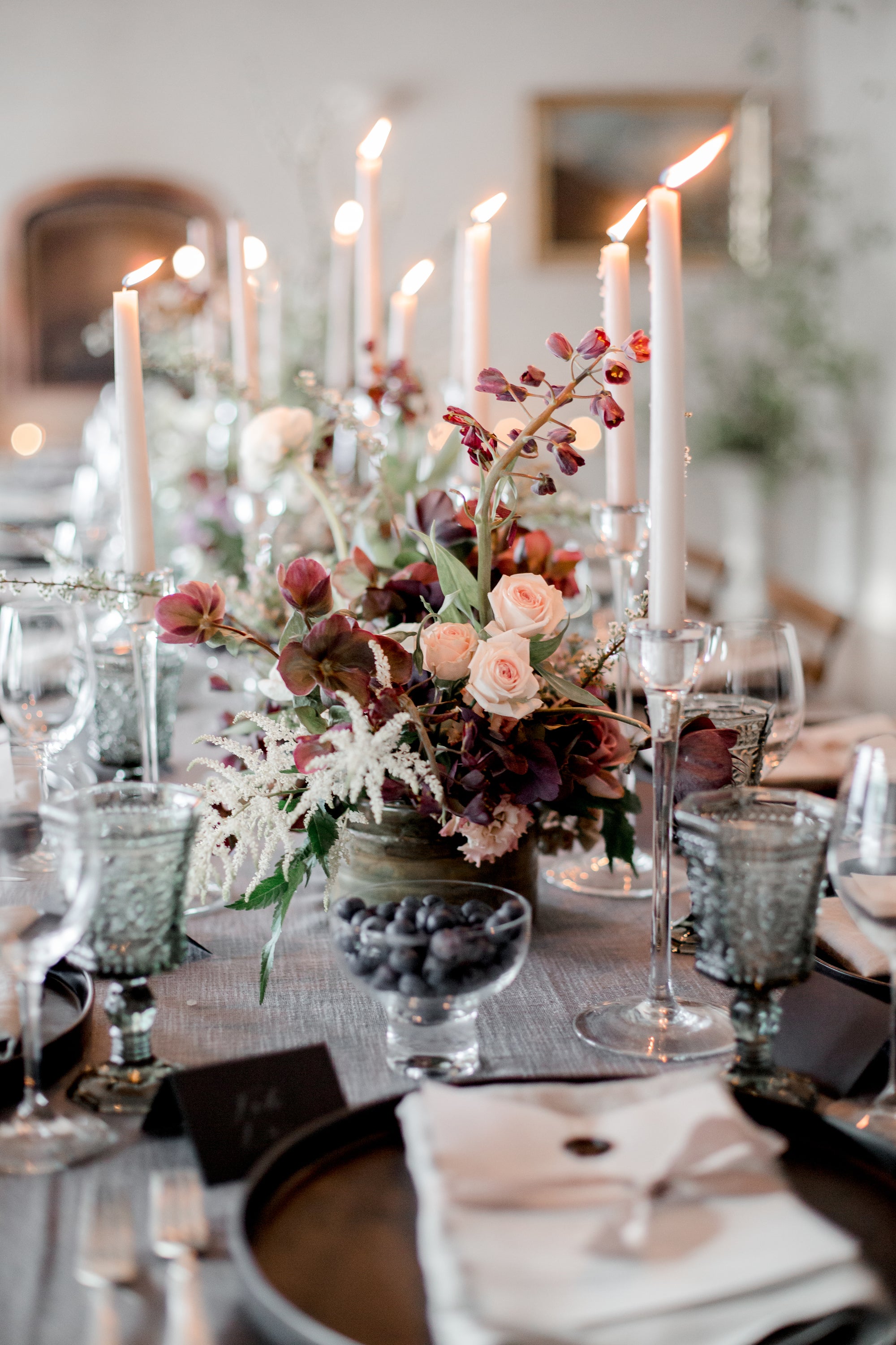 deep-colors-of-floral-wedding-centre-piece